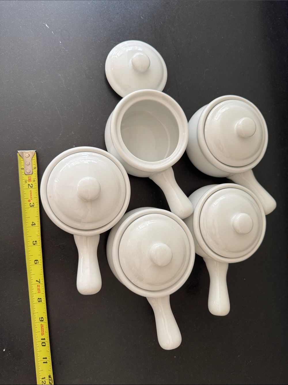 French onion / chili pots with lids set of 5